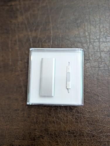 Ipod shuffle 4gb silver - ipod, new